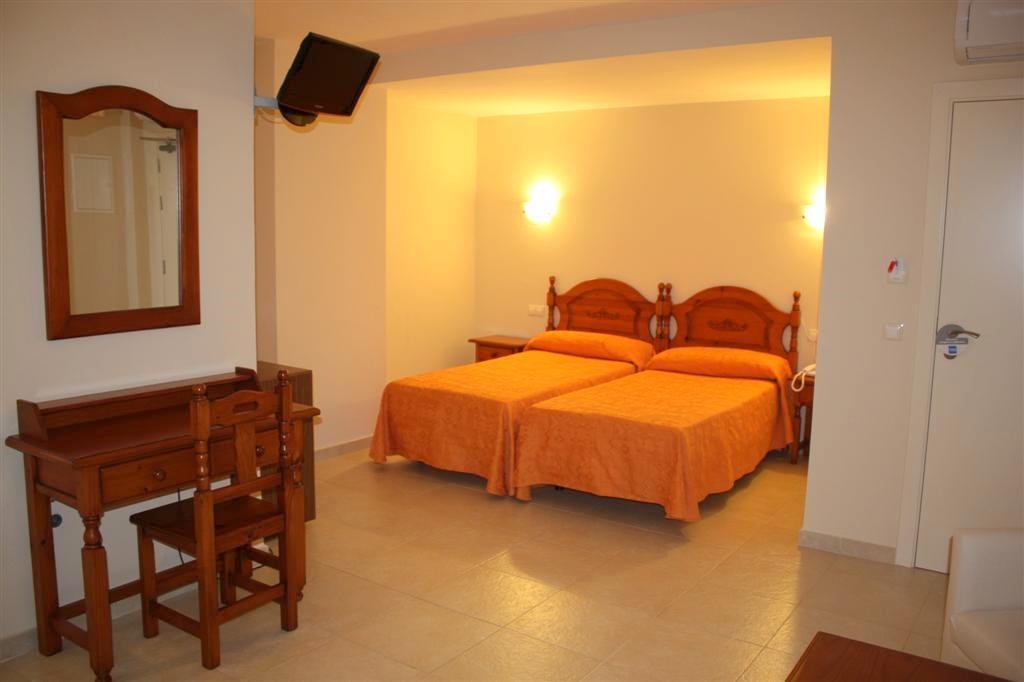 Hotel Eliseos Malaga Exterior photo