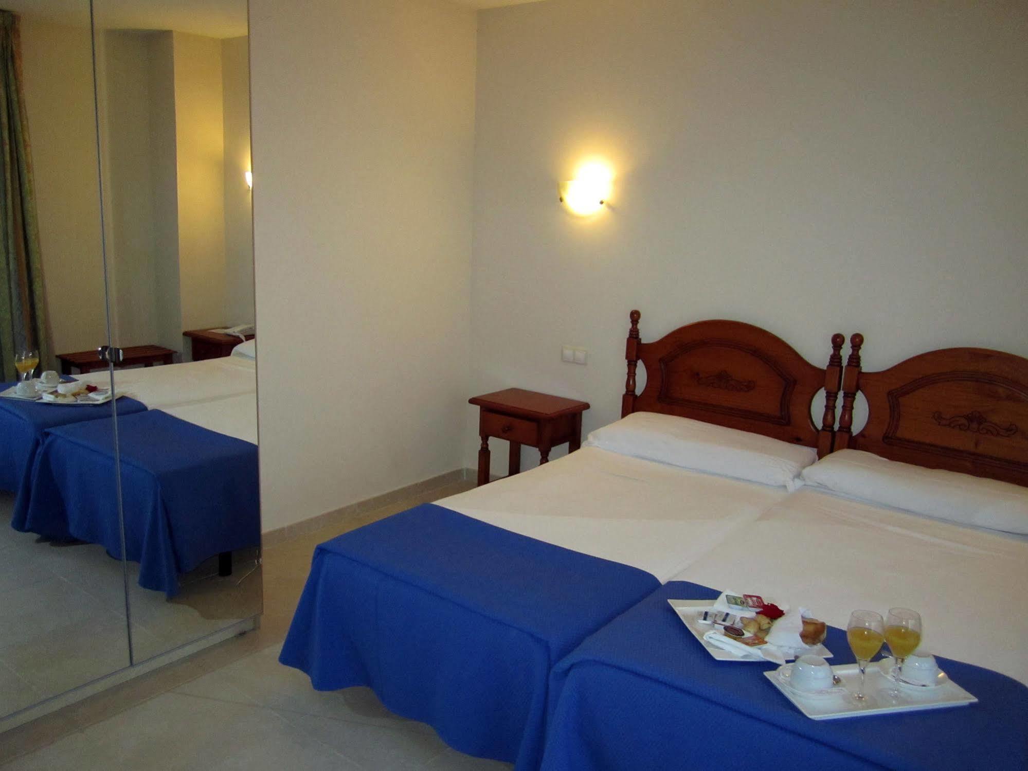 Hotel Eliseos Malaga Exterior photo
