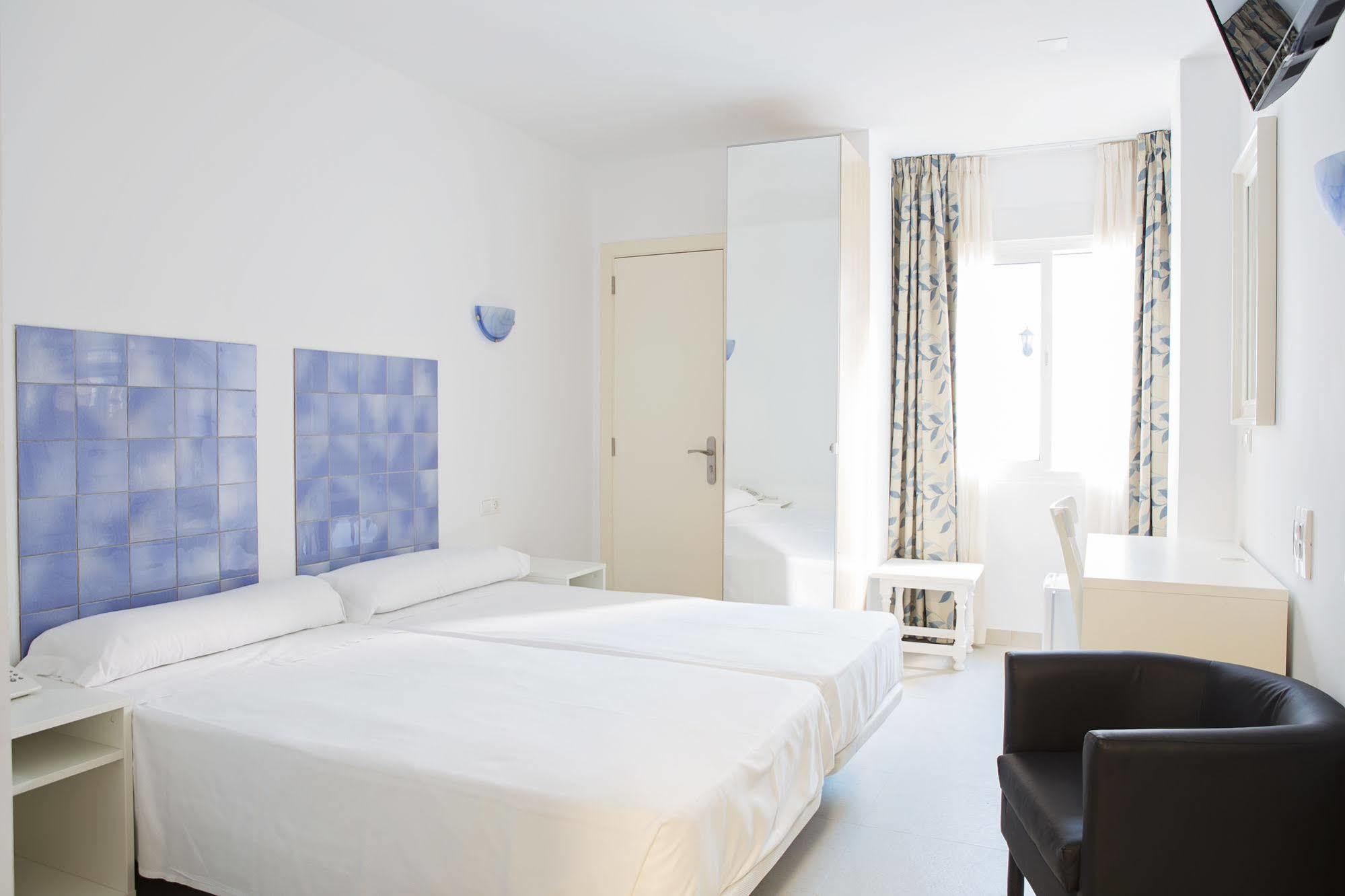 Hotel Eliseos Malaga Exterior photo