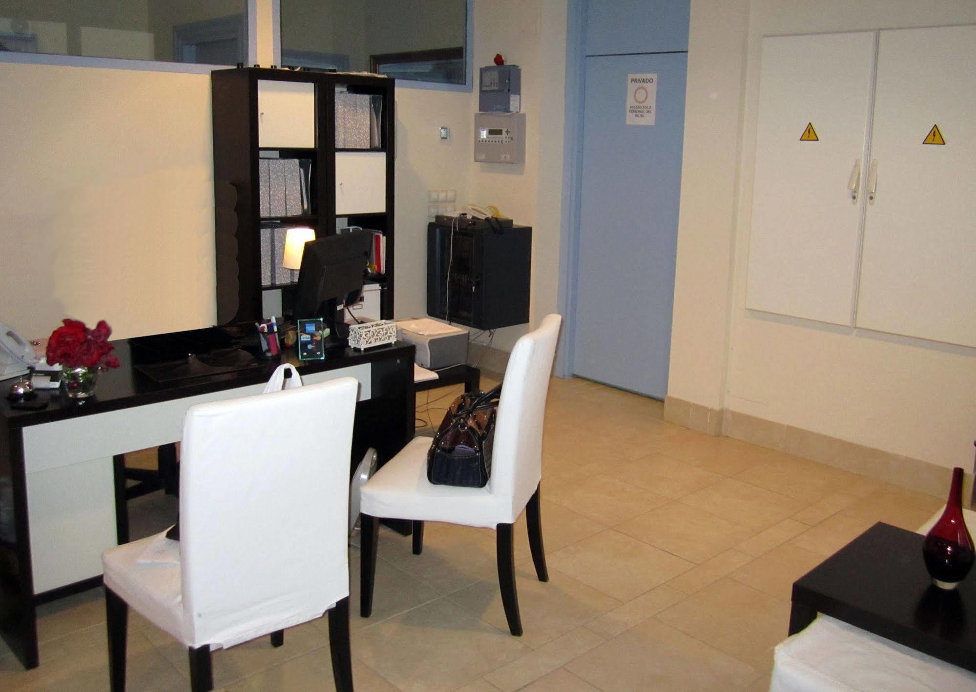 Hotel Eliseos Malaga Exterior photo